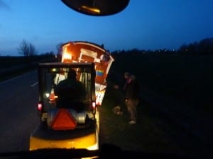 Lars Thomsen, der Waldbauer aus dem nächsten Dorf ist ein wahrer Meister im Gabelstaplerfahren