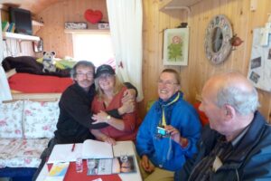Der polnische Platzwart Wieslaw Kryger und das sehr nette holländische Ehepaar Marja und Joop Der polnische Platzwart Wieslaw Kryger und das sehr nette holländische Ehepaar Marja und Joop