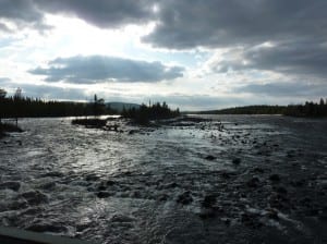 Atemberaubende Landschaft in der Abenddämmerung