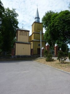 Wunderschöne Dorfkirchen begegnen uns überall Wunderschöne Dorfkirchen begegnen uns überall