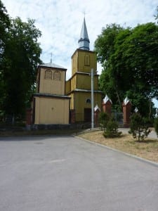 Wunderschöne Dorfkirchen begegnen uns überall