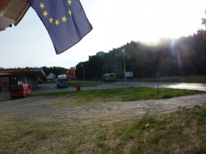 Vor unserem Stellplatz an der polnischen Tankstelle