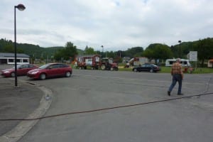 Stellplatz auf dem städtischen Gelände neben dem Rummelplatz in "Hastiere"