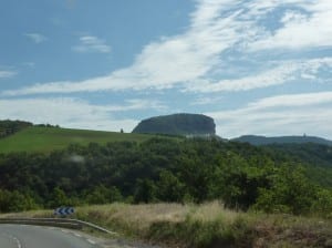 manche Bergkuppen wirken bedrohlich