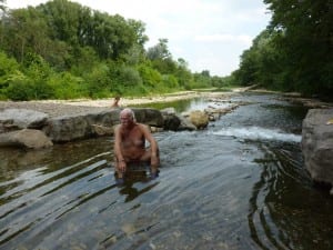 Sitzbad vor dem kleinen Wasserfall