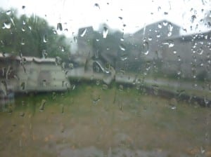 Regentropfen, die an mein Fenster klopfen... Regentropfen, die an mein Fenster klopfen...