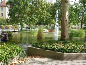 Der Klinikteich fontänt auch nachts