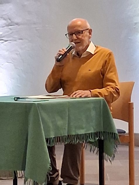 32A Jürgen P. während der Lesung